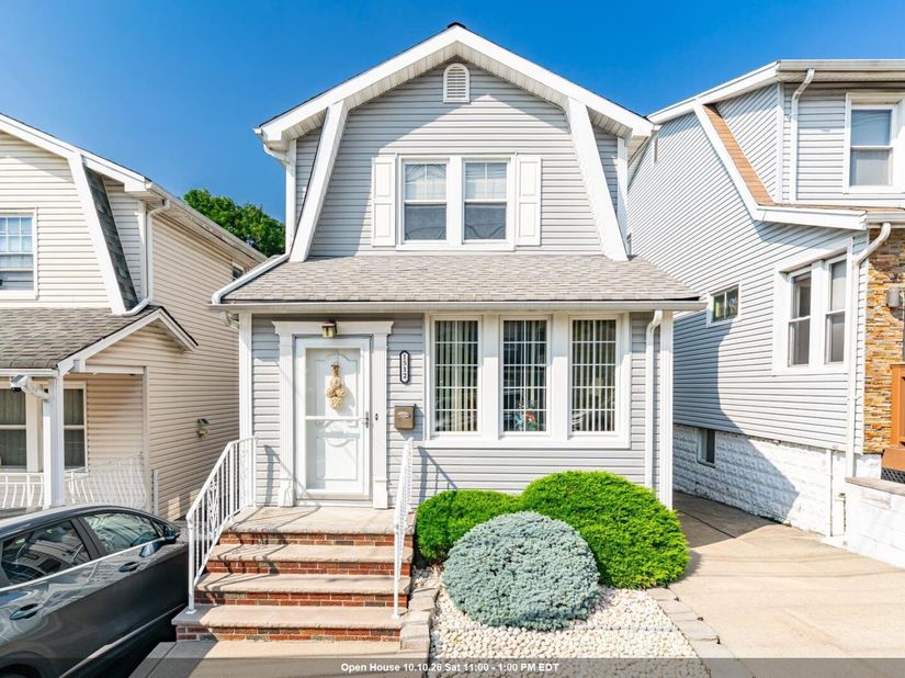 1512 80th St, North Bergen NJ 07047-4130