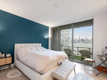 9 Avenue At Port Imperial