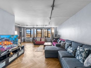 10 Huron Ave
