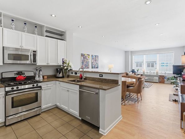 30 Freedom Way 411, Jersey City NJ 07305