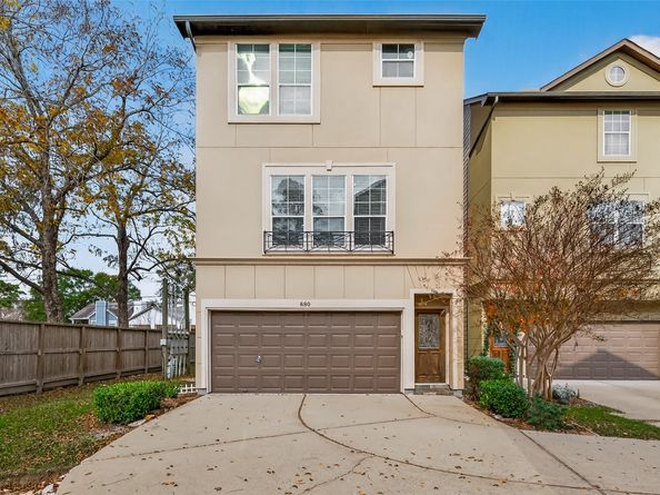 880 Fisher Street, Houston TX 77018