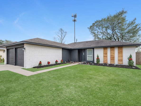 17614 Heritage Bay Drive, Webster TX 77598