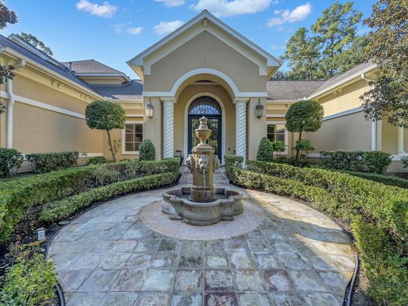 79 N Gary Glen Circle, The Woodlands TX 77382