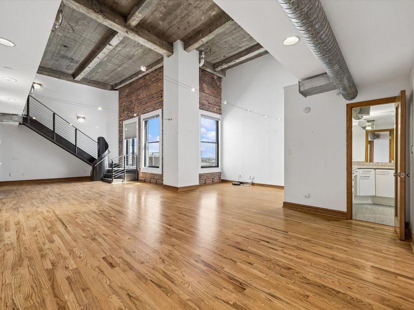 915 Franklin Street 9L, Houston TX 77002