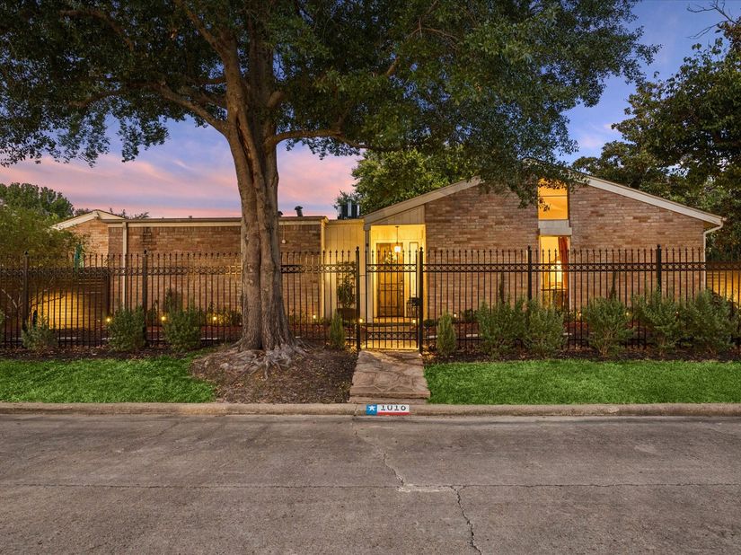 1016 Fleetwood Place Drive, Houston TX 77079