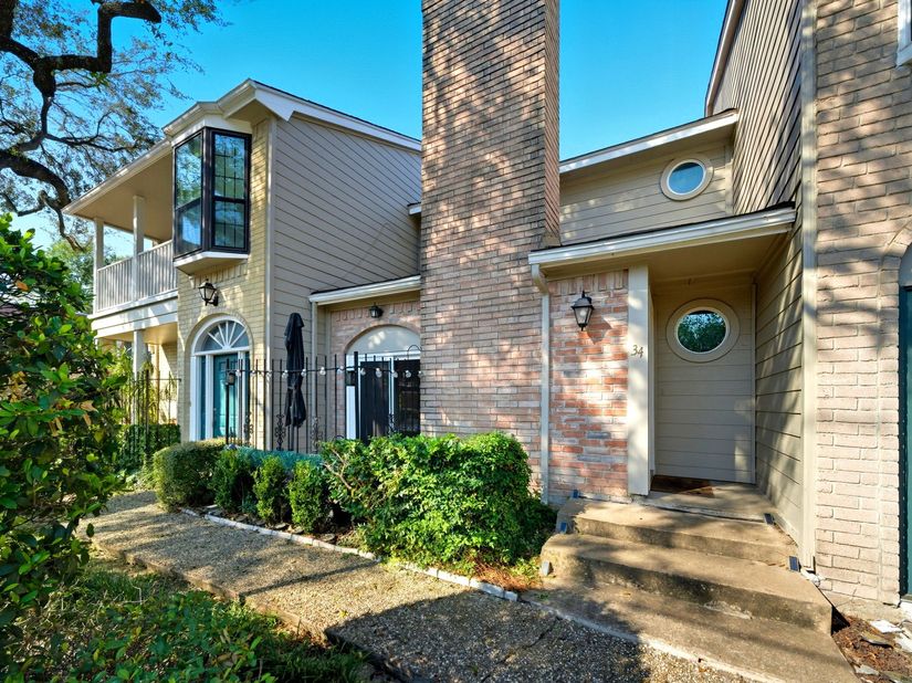 2220 Bering Drive 34, Houston TX 77057