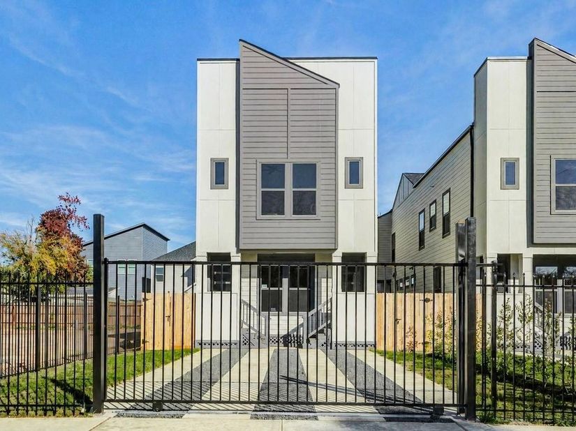 4803 Paula Street A/B, Houston TX 77033