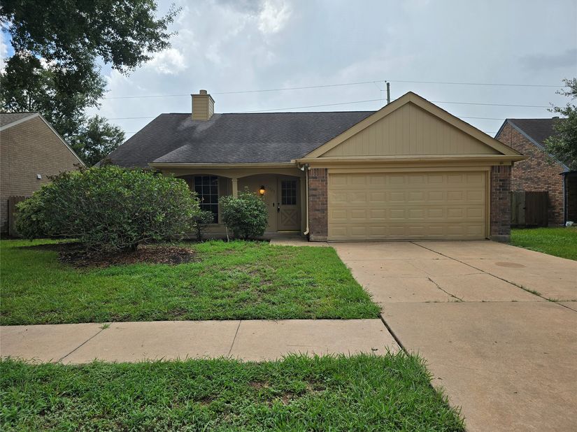 1703 Clear Valley Drive, Houston TX 77014