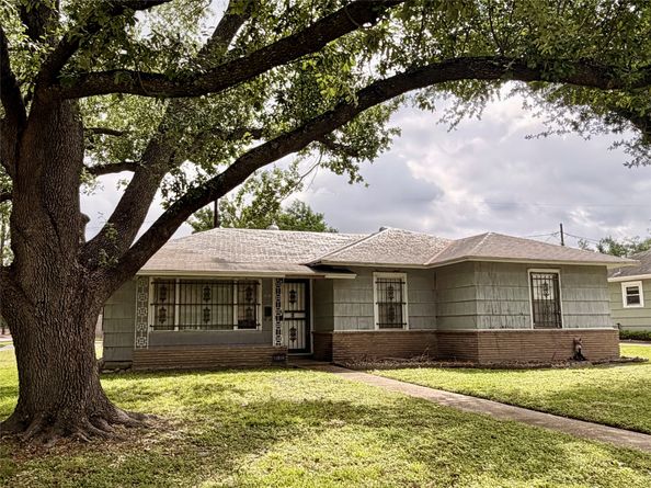 1018 Worthshire Street, Houston TX 77008