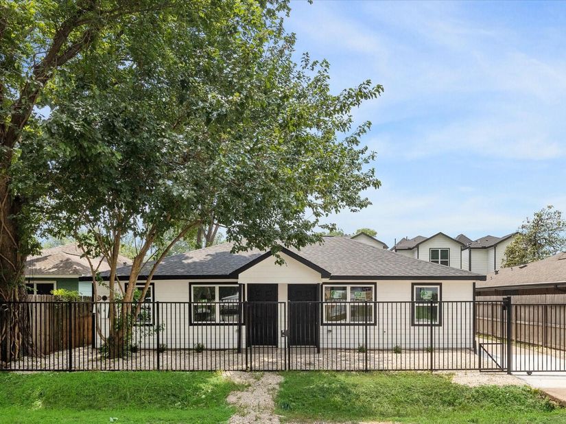 306 E 40th 1/2 Street, Houston TX 77018