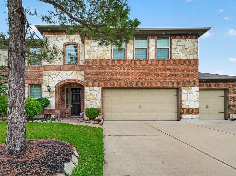 9110 Hollowcreek Point Lane, Cypress TX 77433