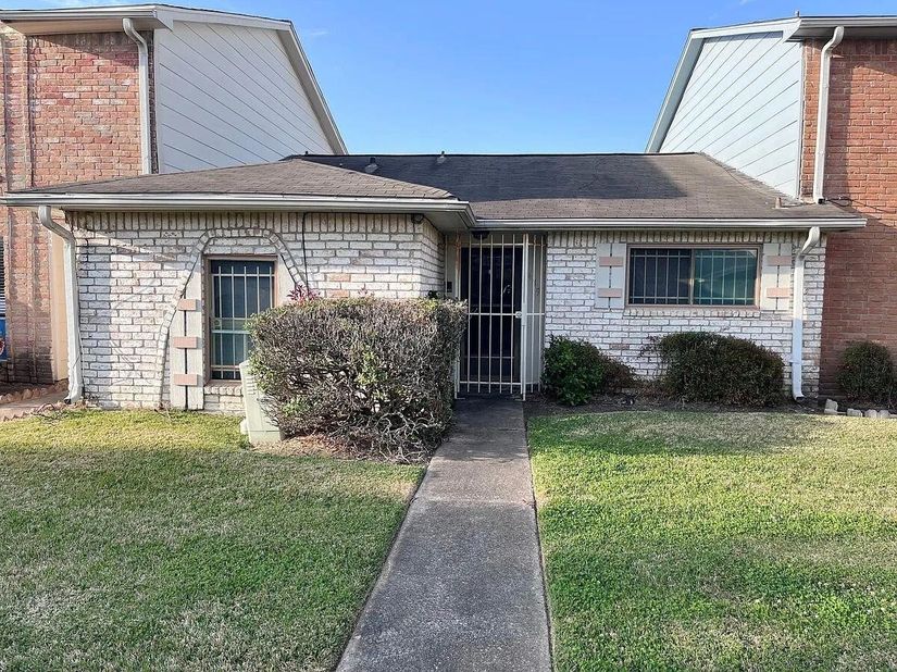 6439 S Briar Bayou Drive, Houston TX 77072