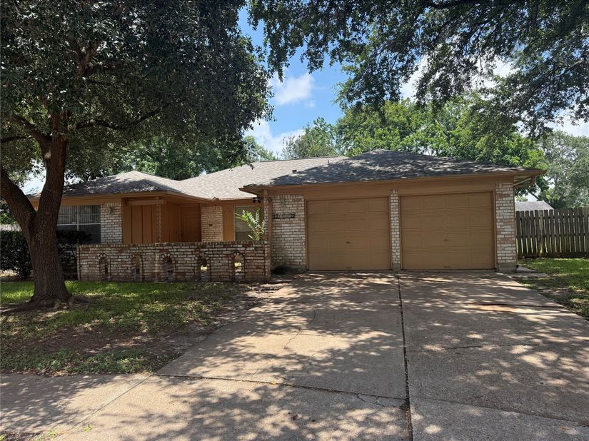 1534 Alderbrook Drive, Sugar Land TX 77498