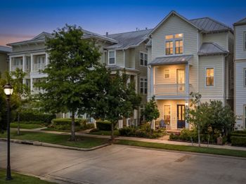 186 W Breezy Way