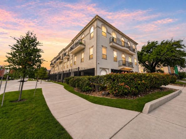 5801 Winsome Lane 202, Houston TX 77057