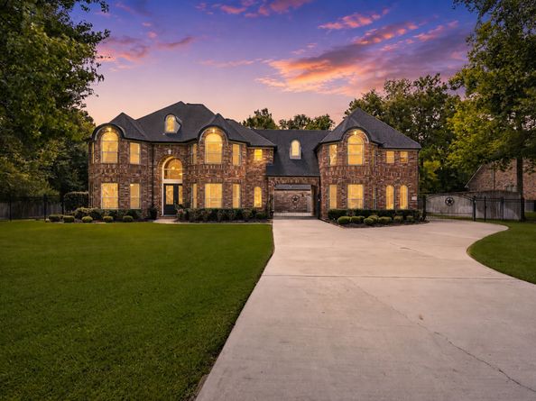 9010 Willow Springs Lane, Conroe TX 77302