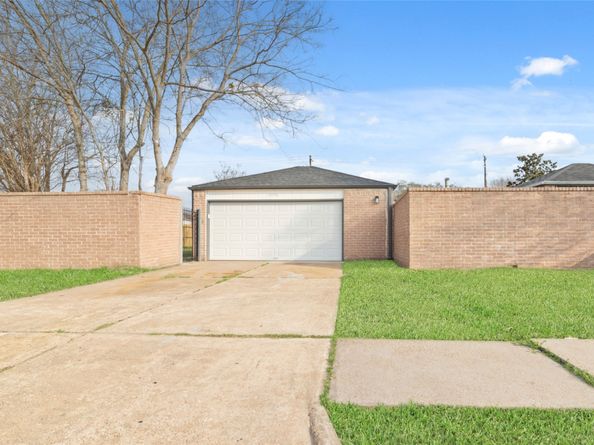 13950 Ashdale Lane, Houston TX 77083