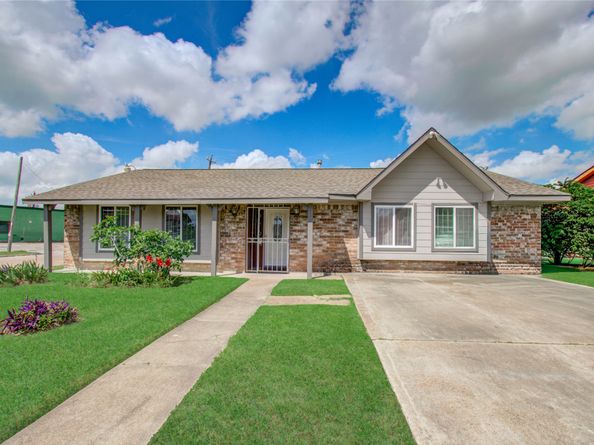 930 Centerwood Drive, Houston TX 77013