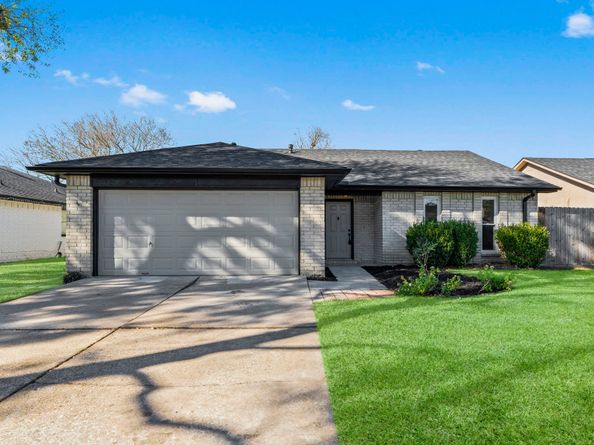 7526 Hablo Drive, Houston TX 77083