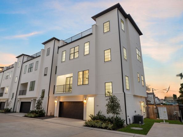 8707 Ojeman Villas Drive, Houston TX 77055