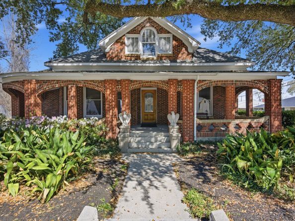 717 E 1st Street, Humble TX 77338