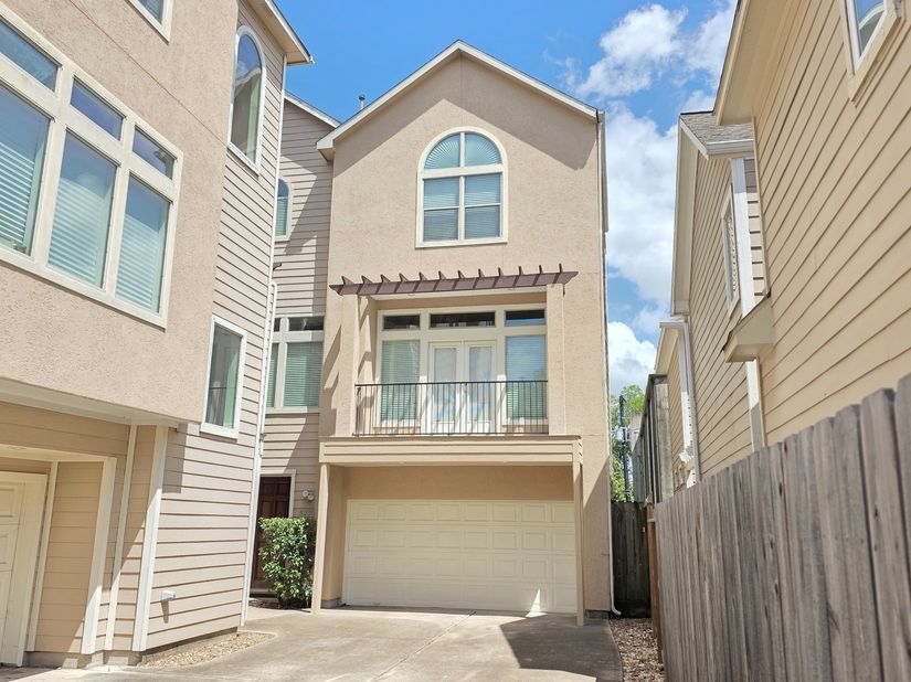 5210 Petty Street C, Houston TX 77007