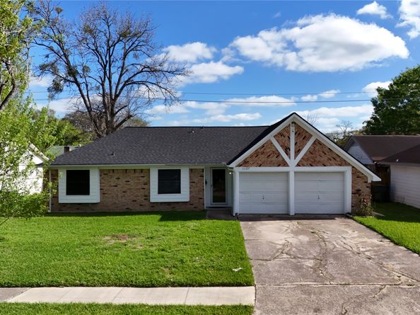11127 Sageview Drive, Houston TX 77089