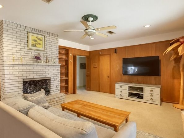 9722 Braesmont Drive, Houston TX 77096