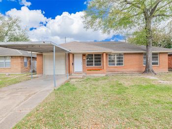 723 E Spreading Oak Drive