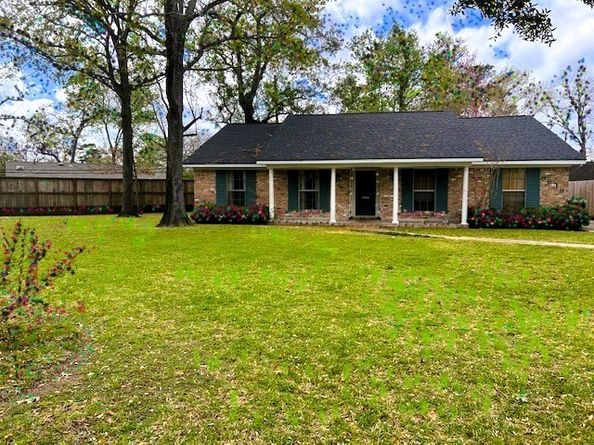 8639 Cedarbrake Drive, Spring Valley Village TX 77055