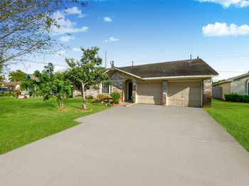 12026 Sela Ln