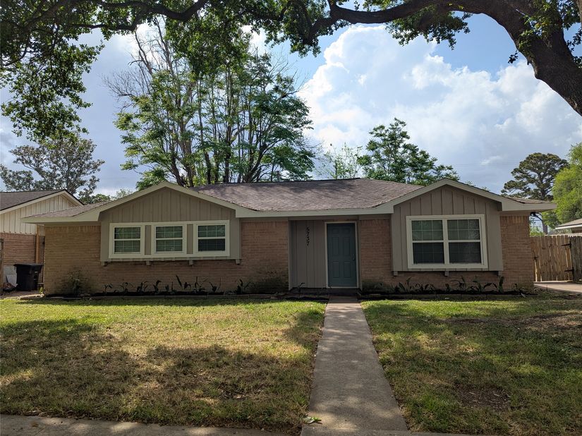 5737 Alvarado Drive, Houston TX 77035
