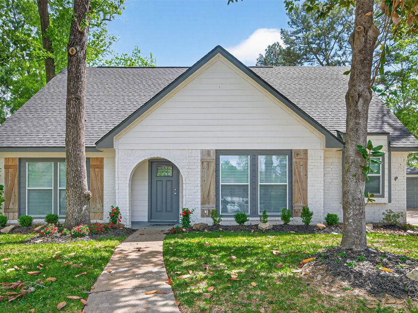 2127 Whispering Trails Circle, Kingwood TX 77339