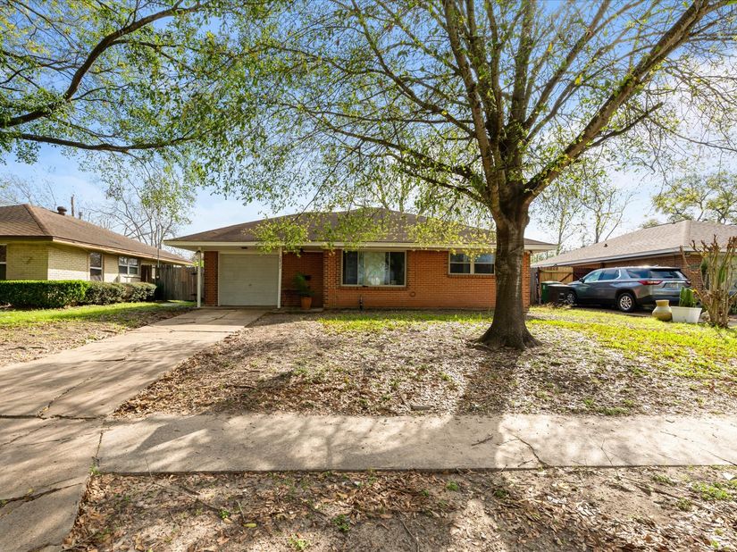 2423 Metz Street, Houston TX 77034
