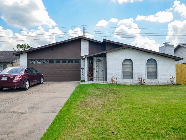 7307 Addicks Clodine Road, Houston TX 77083