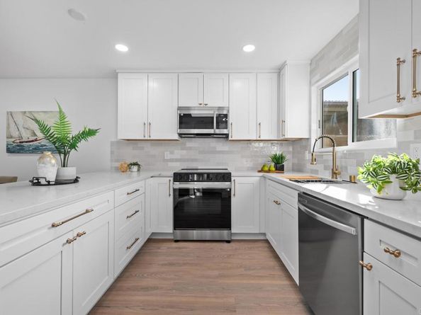 1014 Plover Way, Oceanside CA 92057