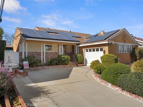 2213 Knoxville Avenue, Long Beach CA 90815