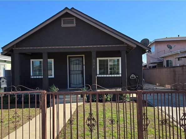 654 Oakford, Los Angeles CA 90022