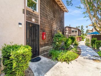 1084 Cabrillo Park # B