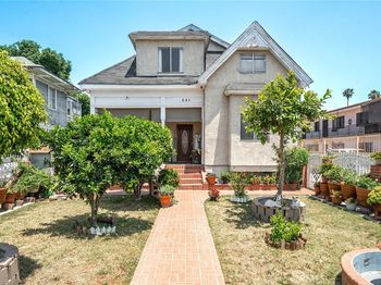 221 E 25th