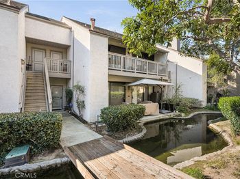 10571 Lakeside Drive S