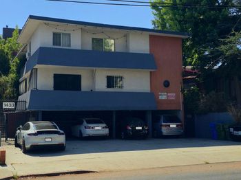 1433 N Martel Avenue