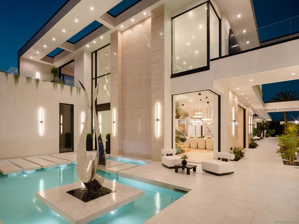 6283 La Jolla Scenic Drive S, San Diego CA 92037