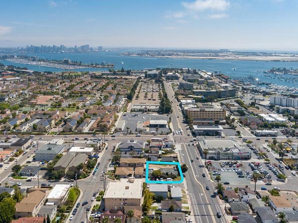 3046 Nimitz Blvd, San Diego CA 92106