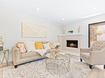 8870 Villa La Jolla Dr