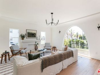 1570 S Hayworth Avenue