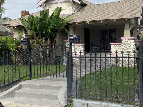 815 W 50th Street, Los Angeles CA 90037