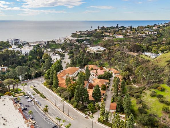 501 Palisades Drive 110, Pacific Palisades CA 90272