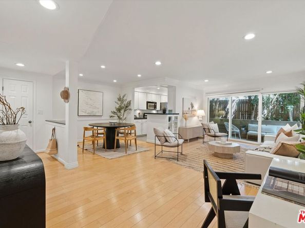 11646 Chenault Street 9, Los Angeles CA 90049