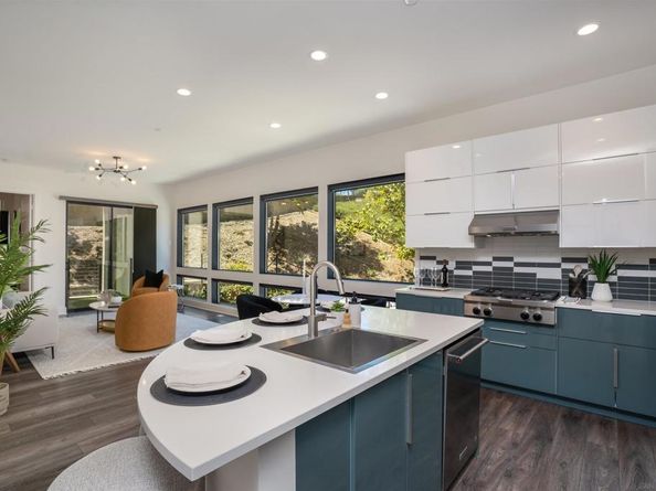 8570 Aspect Dr, San Diego CA 92108